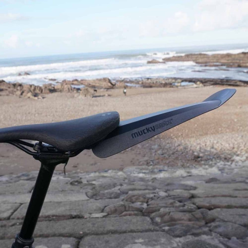 Blatník Mucky Nutz Butt Fender černá 2022