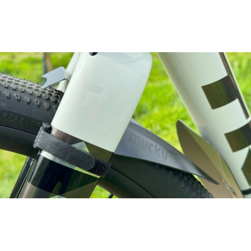 Blatník Mucky Nutz Gravel Face Fender černý